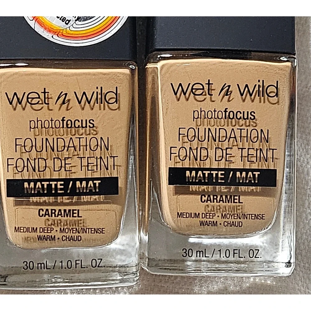 Wet n Wild Photo Focus Matte Foundation 2- Desert Beige 372C 1- Caramel 374C LOT